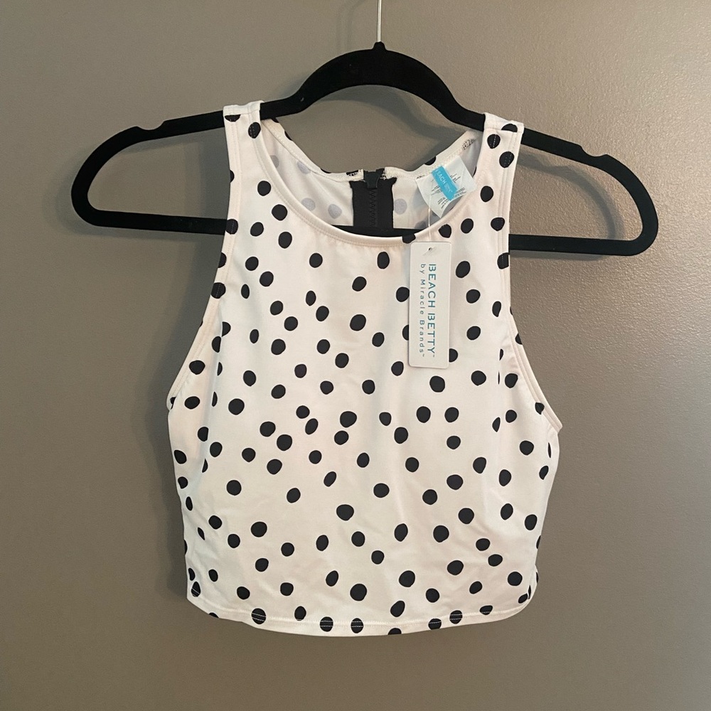 NWT Beach Betty Crop rash guard bikini top with zipper back. Size MED polka dot